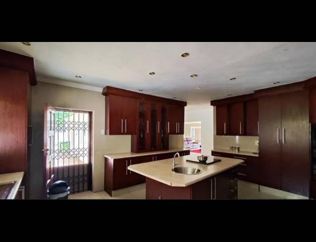 3 BEDROOM HOUSE FOR SALE IN BRACKENDOWNS